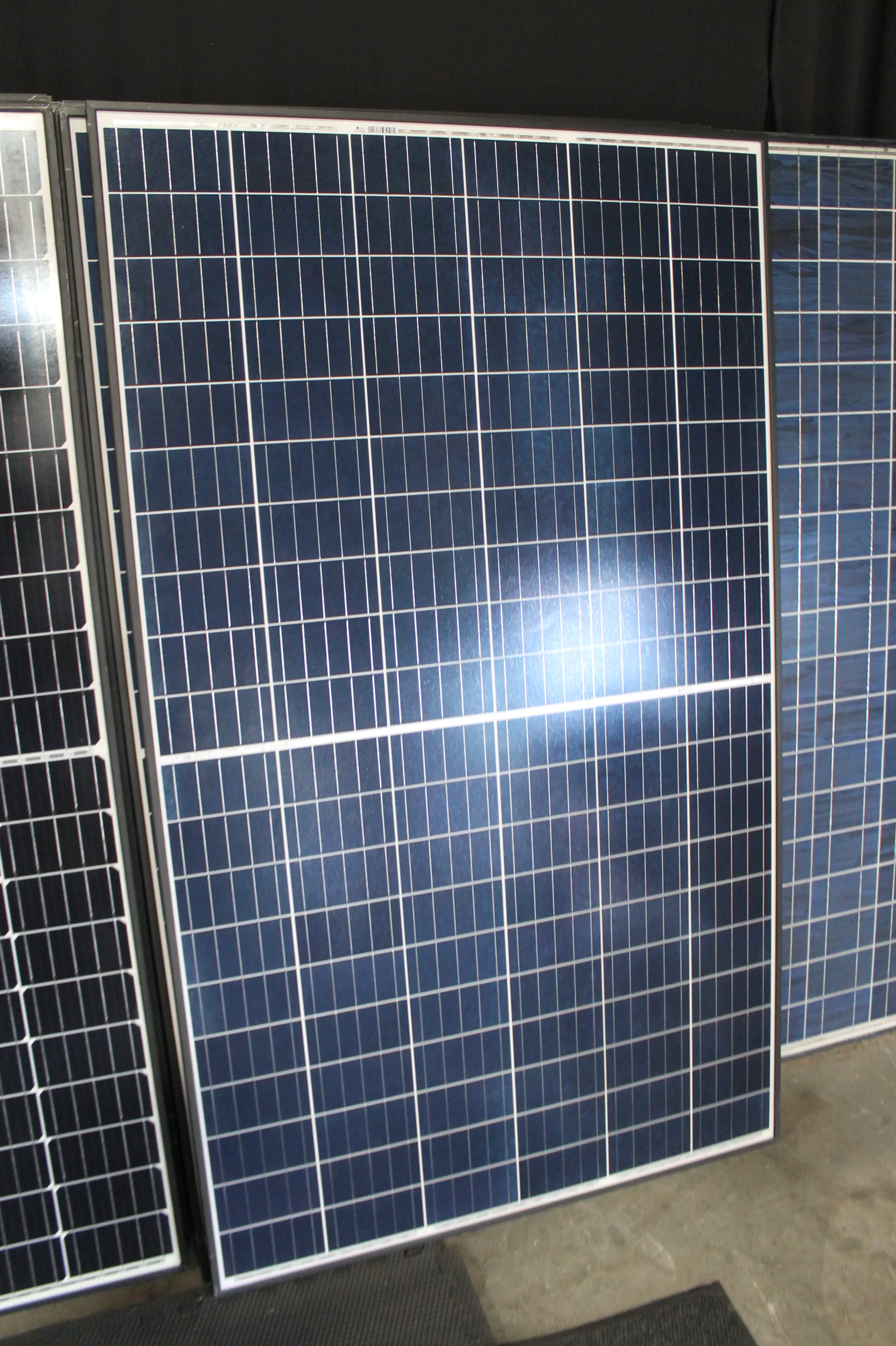 REC 295W Split TwinPeak solar panel front view