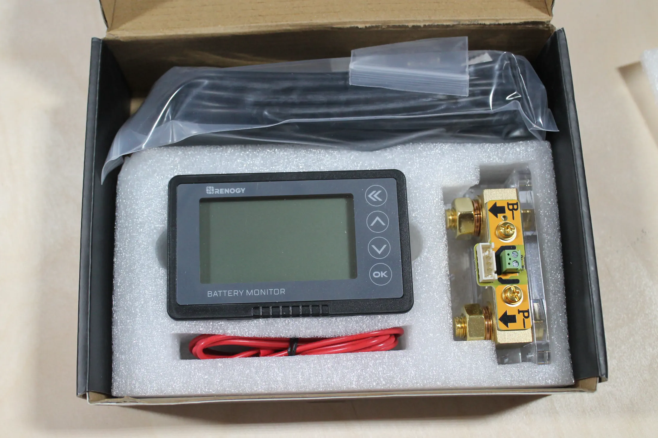 Battery Monitors (Shunt Displays, Bluetooth Options)